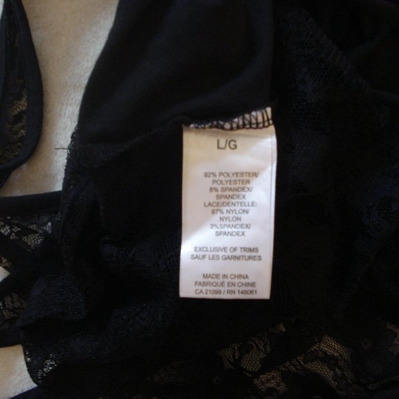 Black lace front tank - Picture 3 of 3